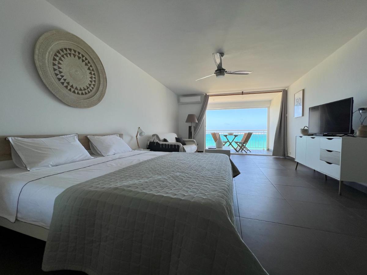 Апартаменты Front Line Unit 520 Ft2 - 48 M2, On Second Floor, Stunning Ocean View Куль-де-Сак Экстерьер фото